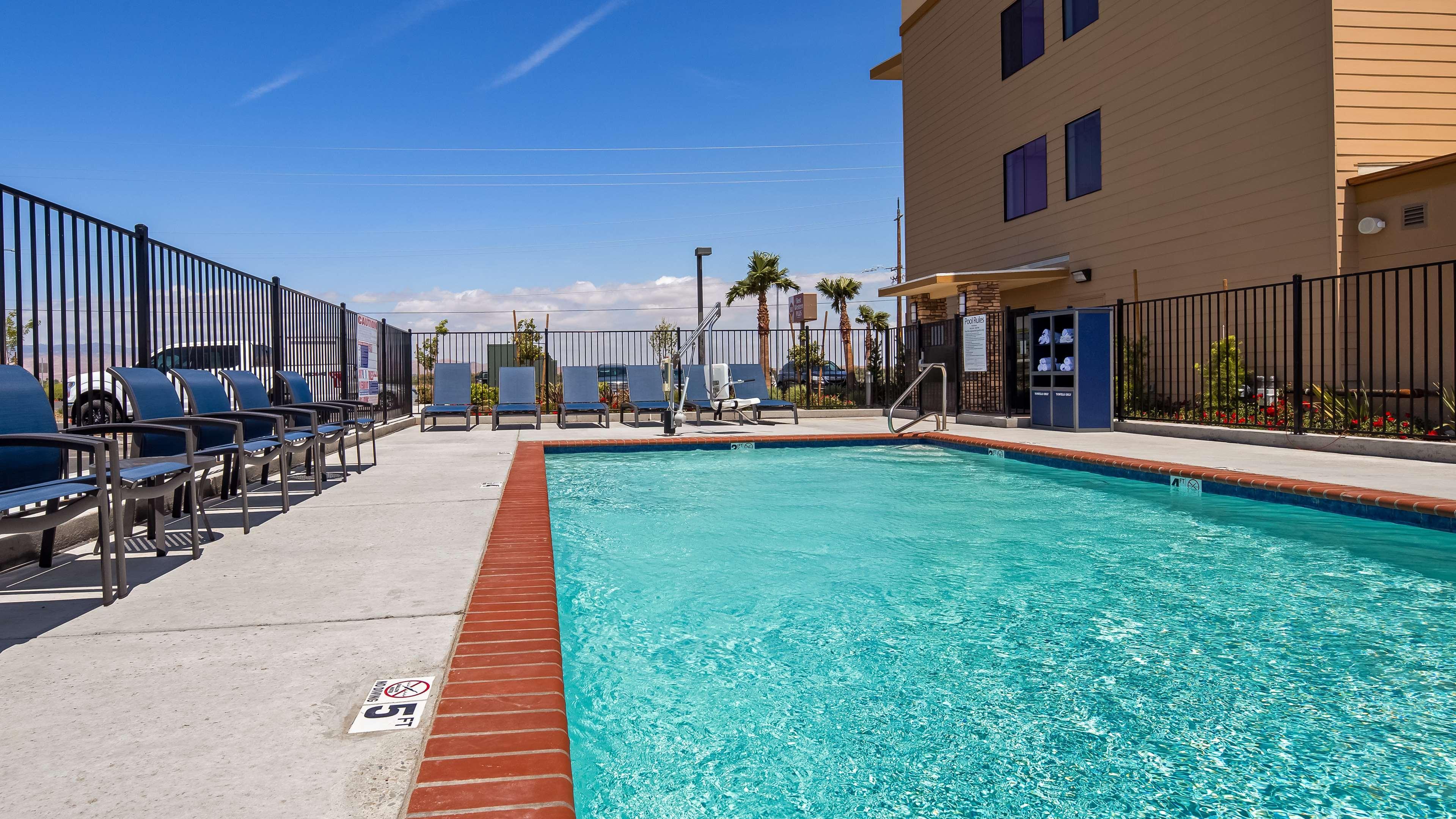 Best Western Plus Coalinga Inn Ngoại thất bức ảnh